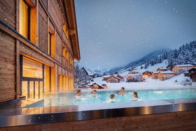 Familienhotel Gorfion Outdoor Pool Winter.