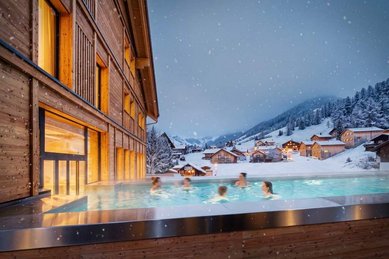 Familienhotel Gorfion Outdoor Pool Winter.