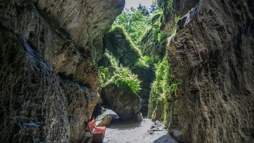 Der Eingang zur Teufelshöhle Pottenstein in der Fränkischen Schweiz