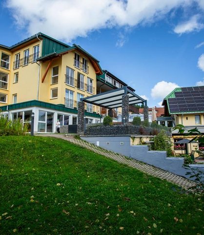 Die Hotelansicht vom Familienhotel Hotel Engel im Schwarzwald.