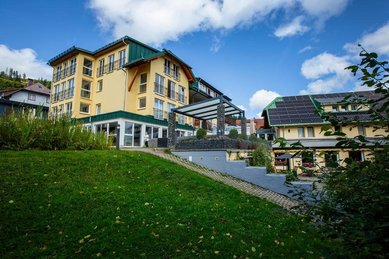 Die Hotelansicht vom Familienhotel Hotel Engel im Schwarzwald.