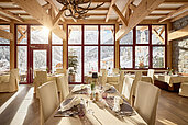 Das Restaurante im Bella Vista mit Sonnenlicht.