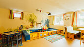 Kinderspielzimmer mit vielen Spielmöglichkeiten im Familienhotel Kinderhotel Sailer in Pitztal.