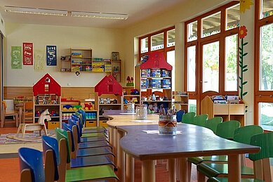 Happy-Club mit Kinderbetreuung und Möglichkeiten zum Basteln im Familienhotel Kolping Hotel Spa & Family Resort in Ungarn.