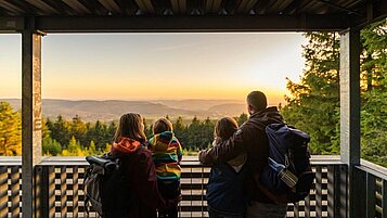 Die wohlverdiente Pause am Höhepunkt einer Wanderung im Thüringer Wald entlang des Rennsteig-Wanderwegs.