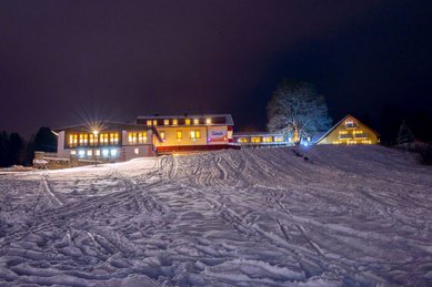 Das Familienhotel Mein Krug im Fichtelgebirge im Winter.