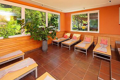 Der Ruheraum im Spa-Bereich im Familienhotel Sonne Bezau Vorarlberg.