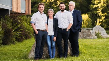 Die Gastgeberfamilie Schon des Familienhotel Schreinerhof.