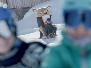 Schlittenfahren im Winter im Familienhotel Gorfion