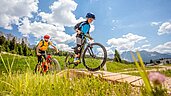 Mountainbiketour durch die wunderschöne Landschaft vom Familienhotel Engel Gourmet & Spa in Südtirol.