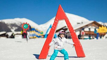 Skikurs für Kinder im Urlaub im Family Home Alpenhof in Südtirol.