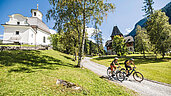 Radfahren im Salzburger Land auf dem Alpe Adria Radweg Bad Gastein.