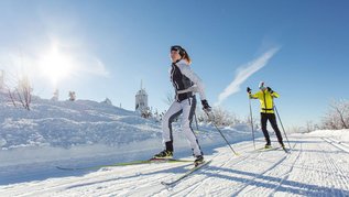 Winter im Erzgebirge. Zahlreiche Landlaufloipen uns Skitouren warten auf euch!