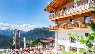 Das Hochzeiger Haus im Pitztal in Tirol mit einer Sonnenterasse und einem tollen Bergblick.