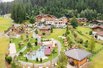Hotelansicht des Familienhotels Habachklause im Salzburger Land
